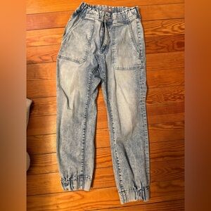 DL1961 Faded Blue Denim Jeans